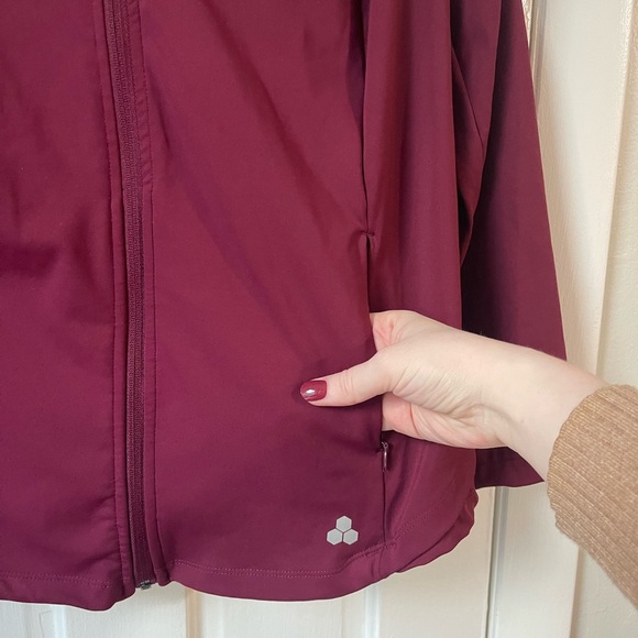 Tek Gear Women's Burgundy Full Zip Medium Weight Moisture Wicking Jacket Size XL - Picture 5 of 7